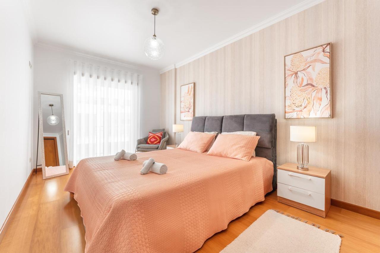 Ocean Getaway - Private Parking And Sea View Appartement Nazaré Buitenkant foto