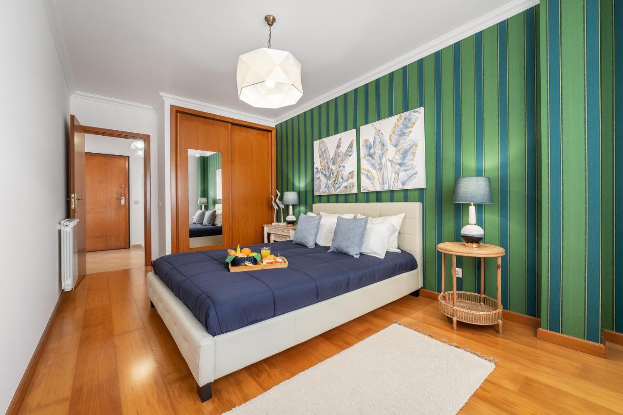 Ocean Getaway - Private Parking And Sea View Appartement Nazaré Buitenkant foto