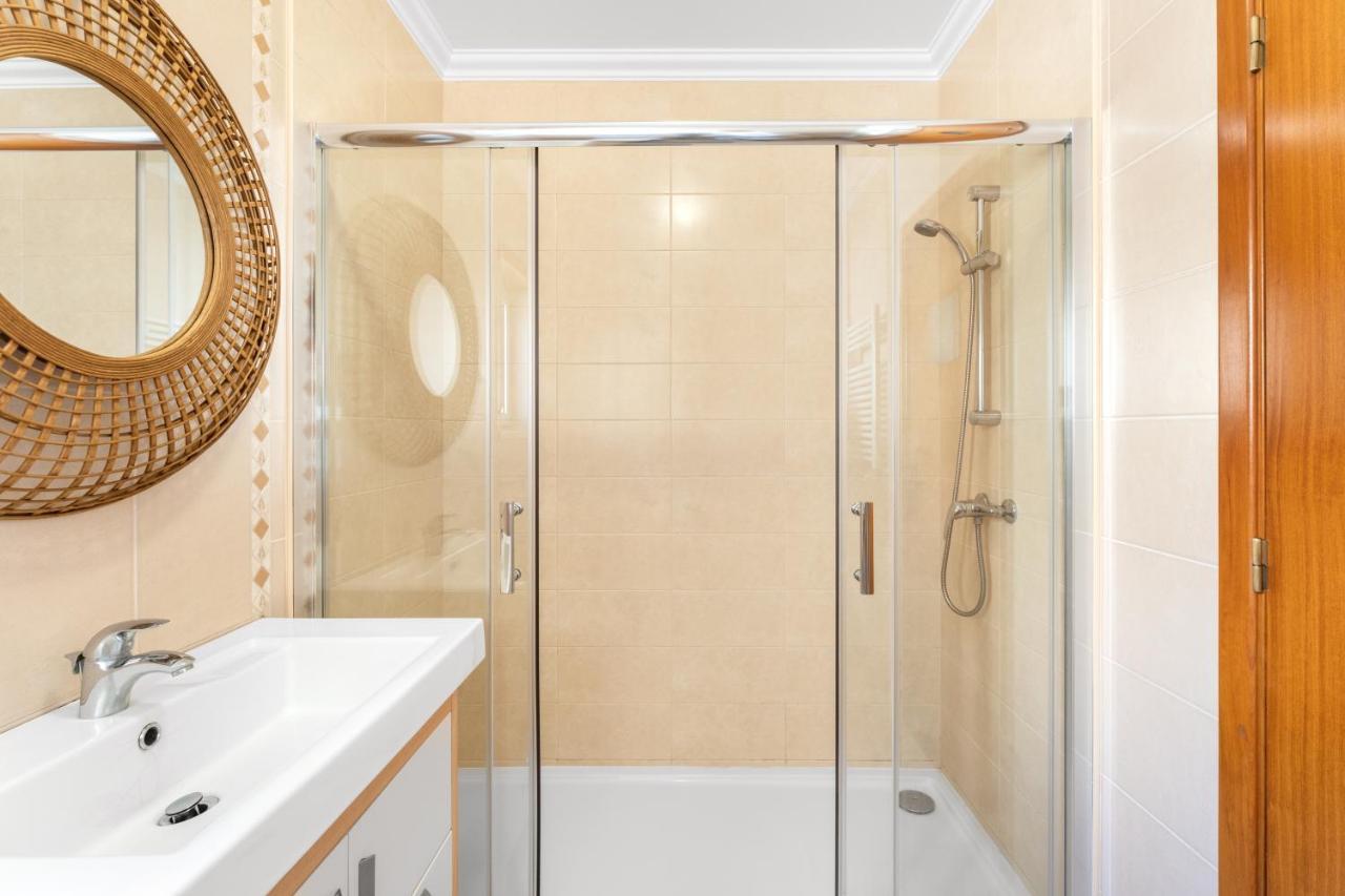 Ocean Getaway - Private Parking And Sea View Appartement Nazaré Buitenkant foto